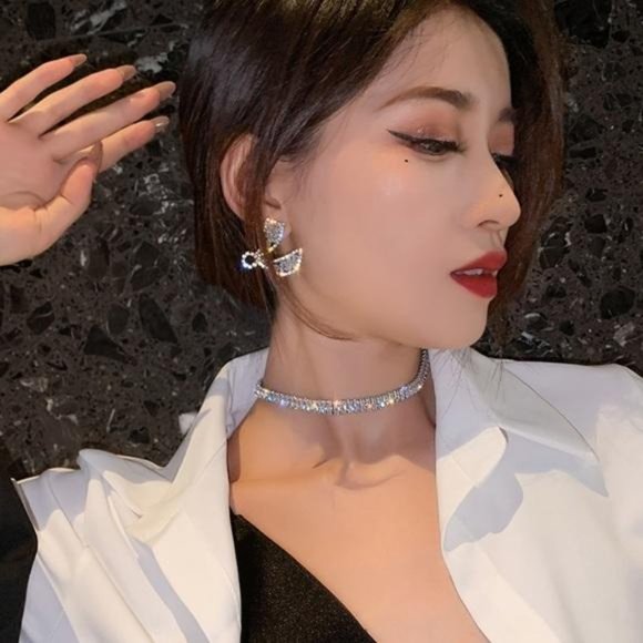 NEW 18K WHITE GOLD DIAMOND BAGUETTE NECKLACE, NICE NECKLACE, CUTE NECKLACE - Picture 4 of 5